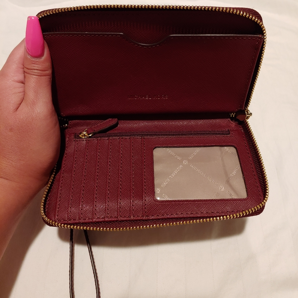 Michael Kors heart stud wallet - Picture 5 of 6